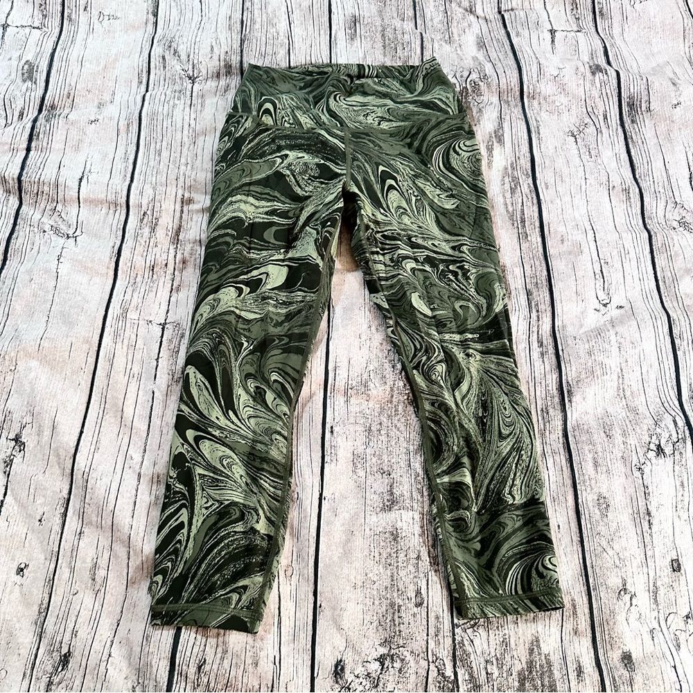 Athleta Transcend 7/8 Leggings in Green Swirl Print Size Medium